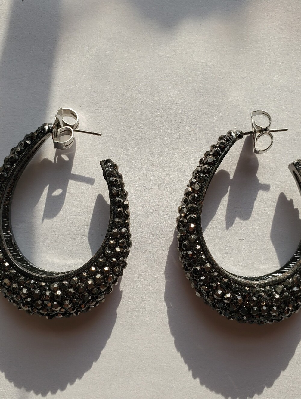 Black Open Hoop Sparkle Rhinestones Pierced Earrings Women Jewelry Preowned - Picture 8 of 8